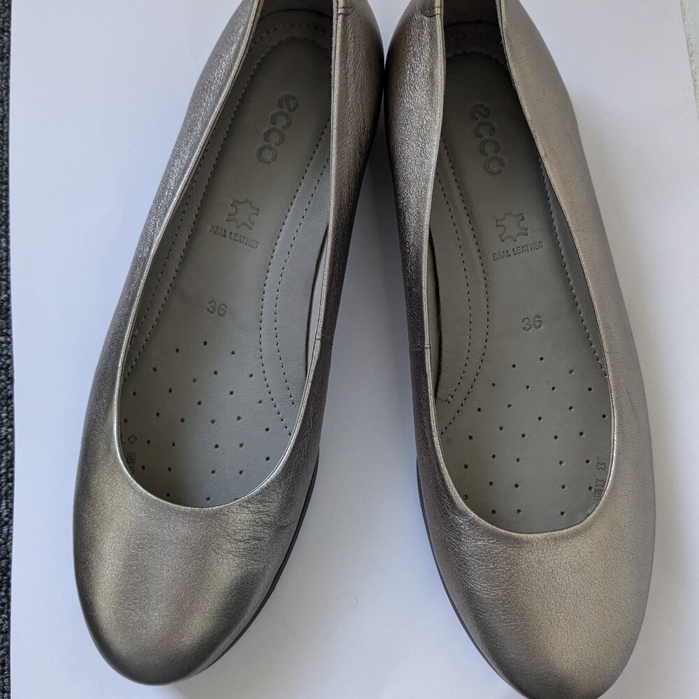 Ecco touch ballerina 2.0 metal flat shoes NEW in box  size US 5.5 /6 Euro